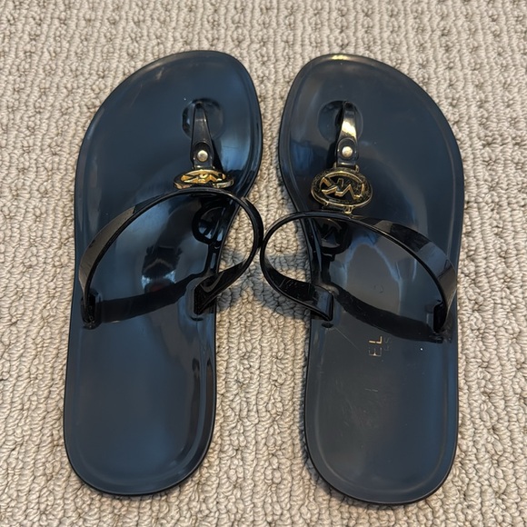 MICHAEL Michael Kors Sondra Jelly T Strap Gold Logo Sandal Nordstrom Exclusive - Picture 4 of 5